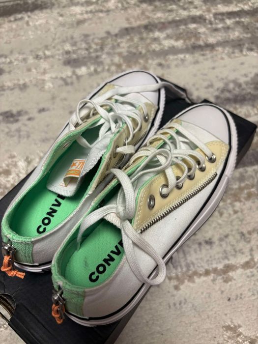 Vand adidasi converse