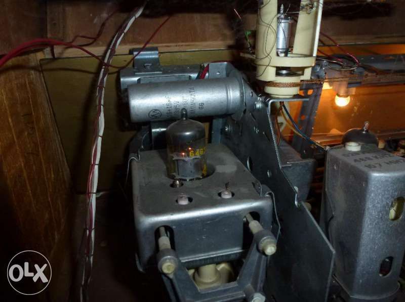 Уникална техника , 60-те години Хармония 103 лампов радио грамофон