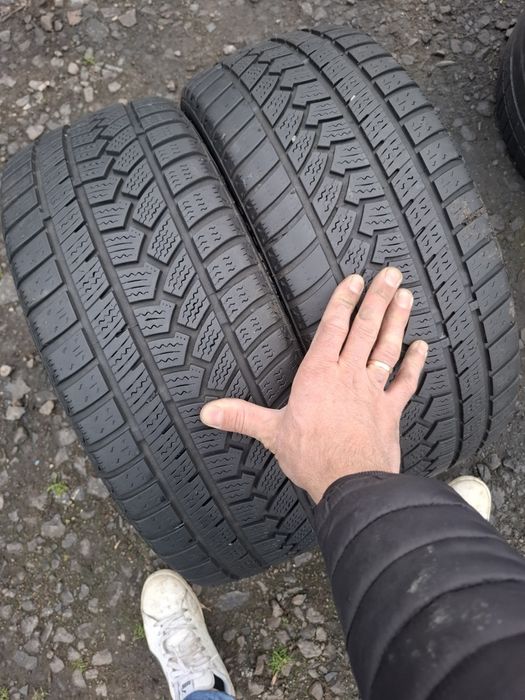 Vand 2 anvelope 215 45 17 hifly de iarna bune