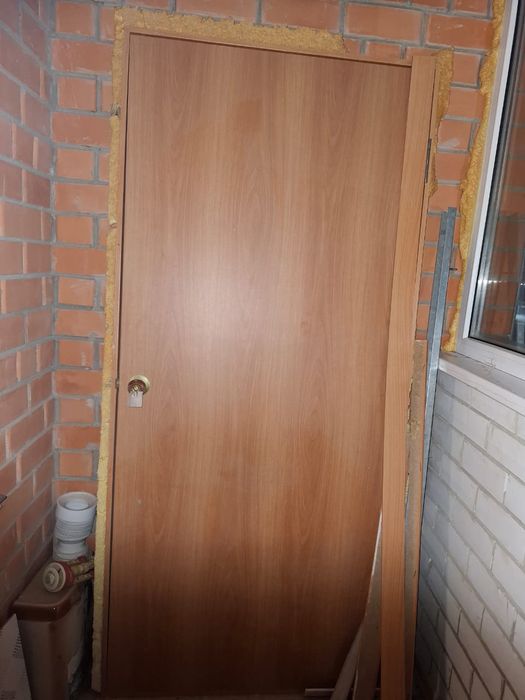 Дверь деревянная