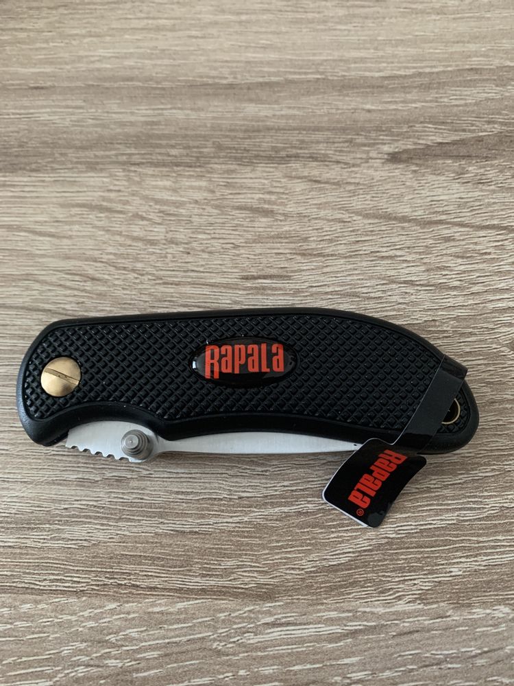 Vând briceag original Rapala