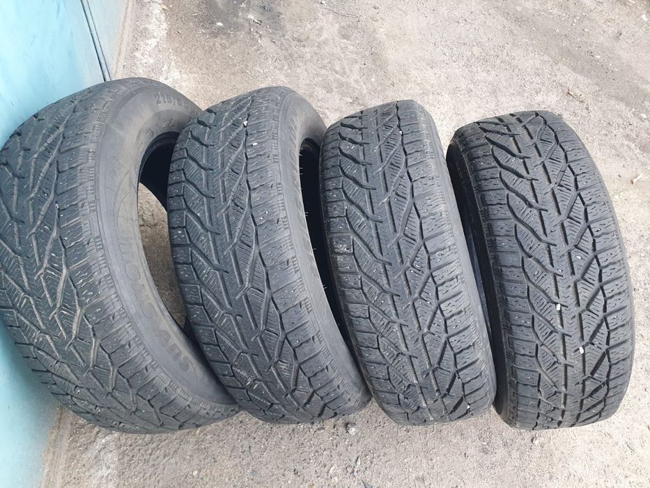 Зимняя резина 215/65 R16