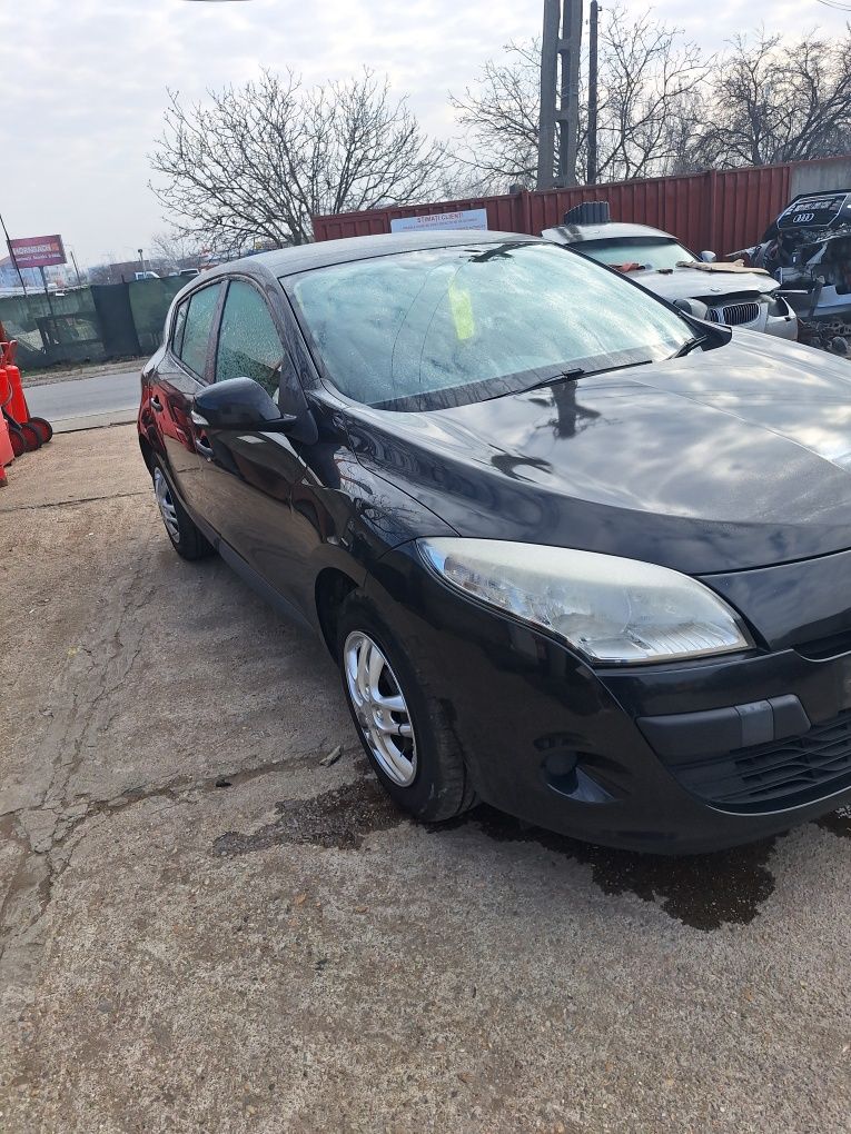 Dezmembram Renault Megane 3 1.6 benzina 16 valve an fabricatie 2009
