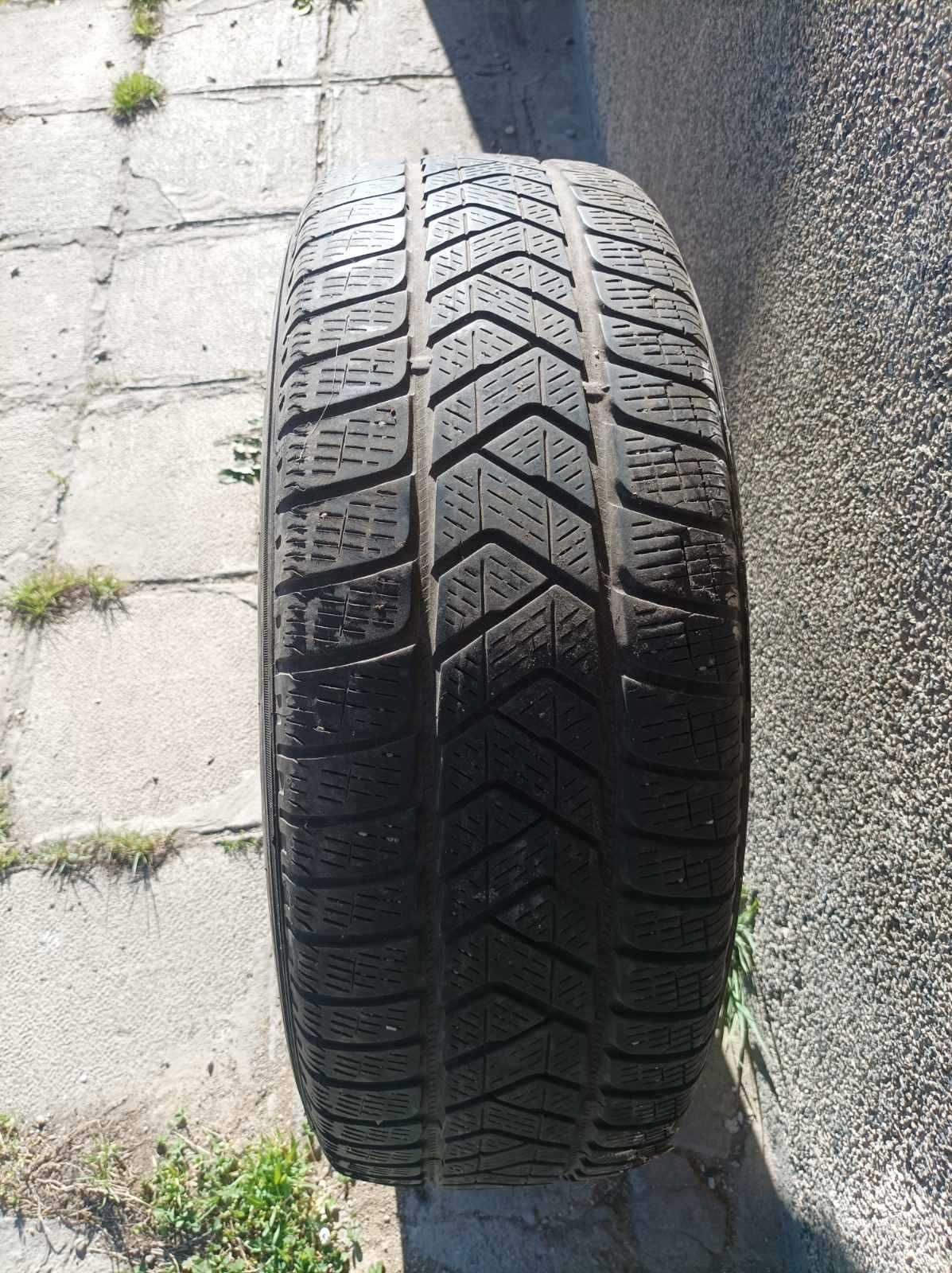 Зимни гуми Pirelli 215/60/16