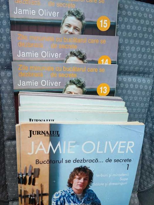 Set 15 volume Jamie Oliver–Bucătarul se dezbracă de secrete super preț