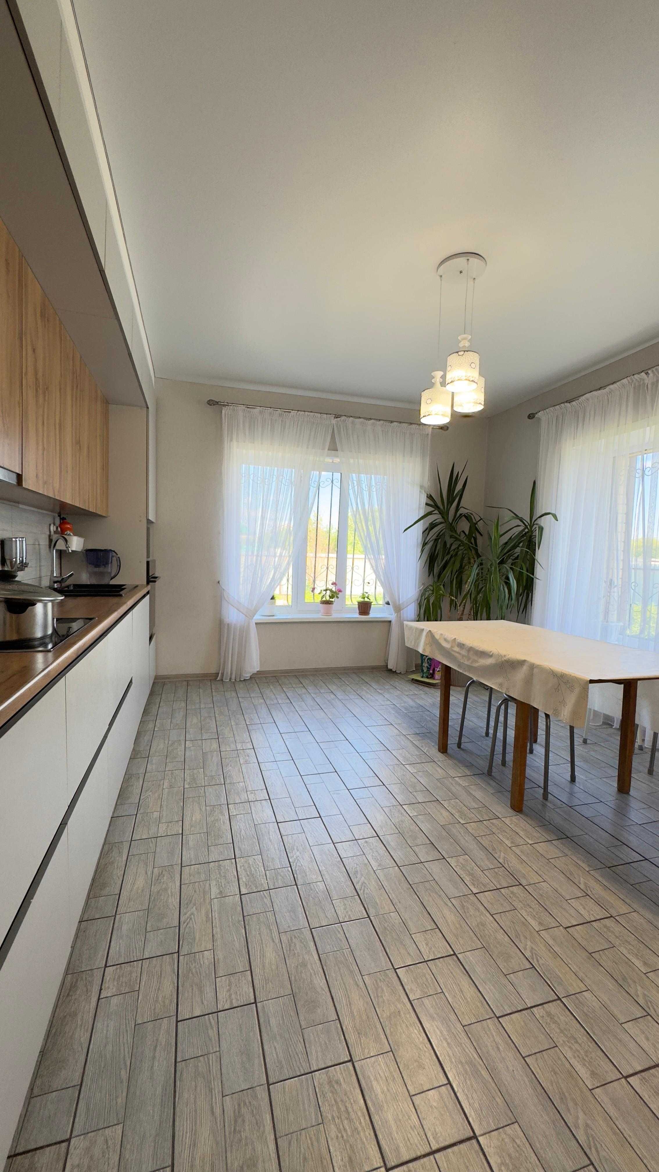 # Продаю отдельно стоящий 4 комнатный дом в Старом Городе, 118 кв.м.