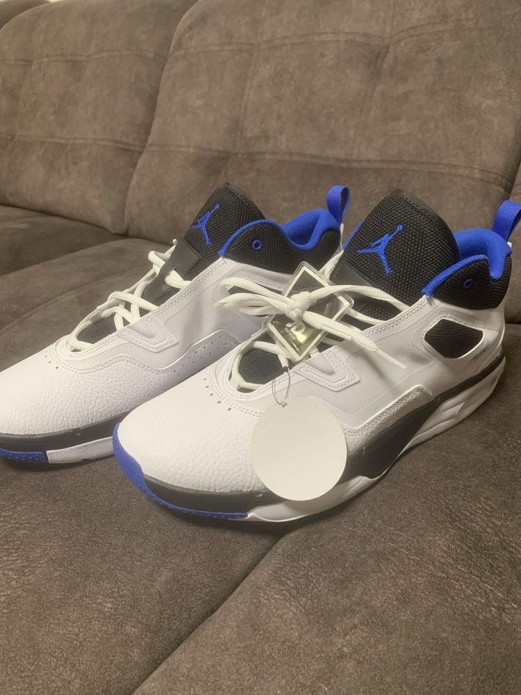 jordan stay loyal 3 обувки