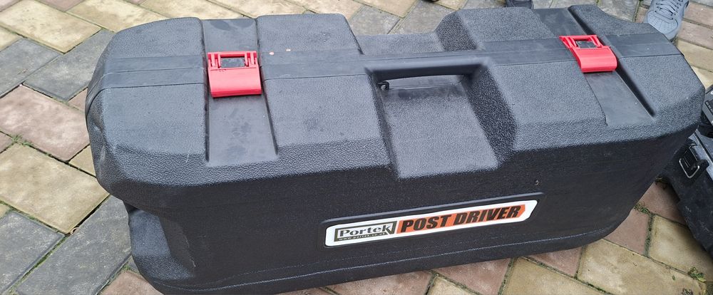 Masina de batut stalpi