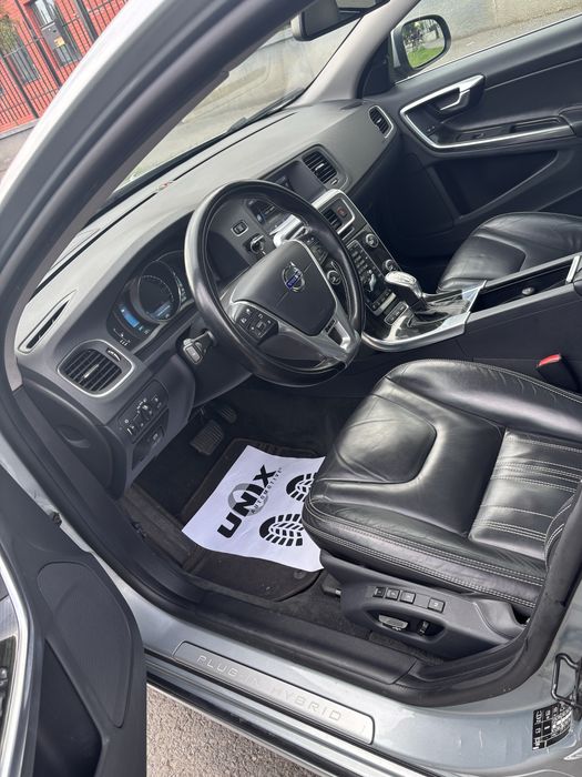 Volvo V60 Plug-in-Hybrid D6 2.4 2013 euro6 Full