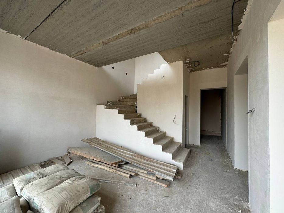 Срочно продается Коттедж МирзоУлугбекский р-н Махалля Амира Темура