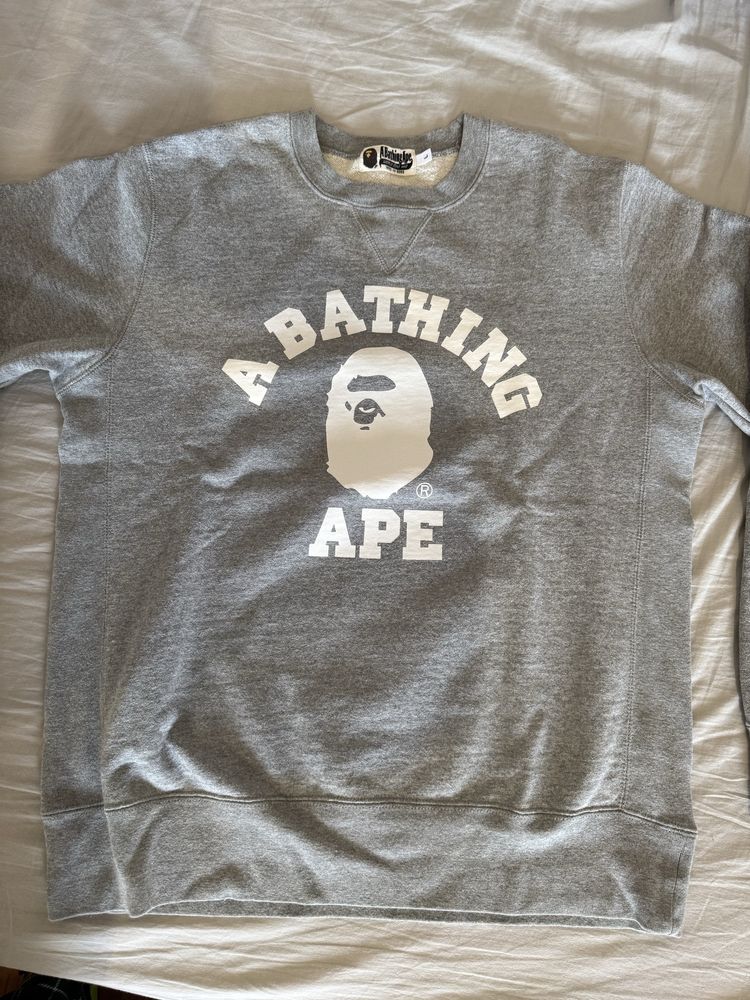 A Bathing APE (BAPE) Hanorac Crewneck Gri