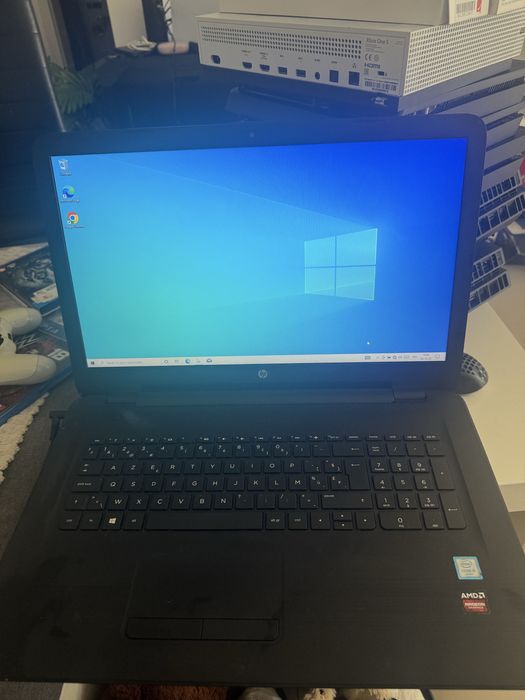 Laptop HP ecran mare I5 cu 8 GB Ram 1TB bateria tine bine