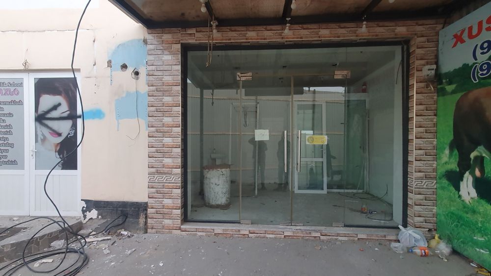 Стеклянные дверь