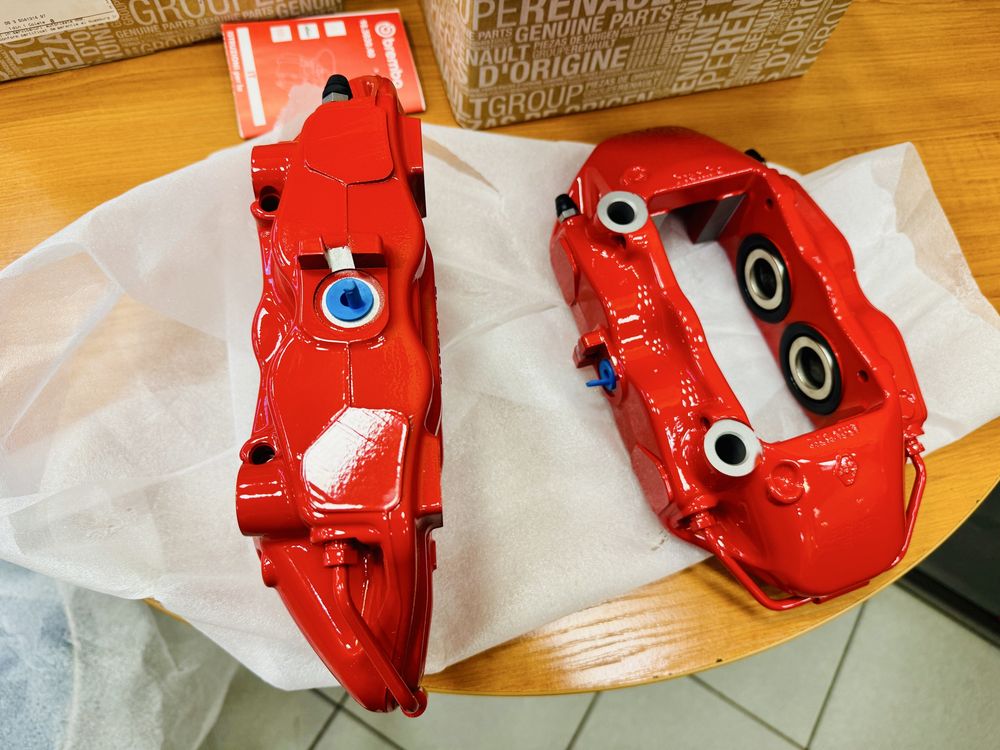 Спирачни апарати Brembo от Renault Megane 3 Rs - чисто нови