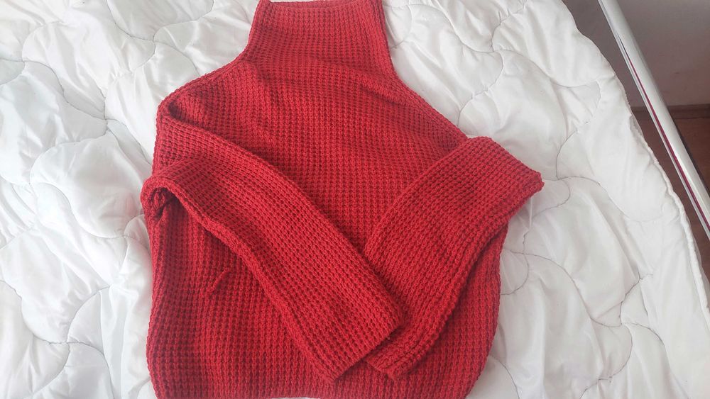 Дамски Ярко Червен Пуловер