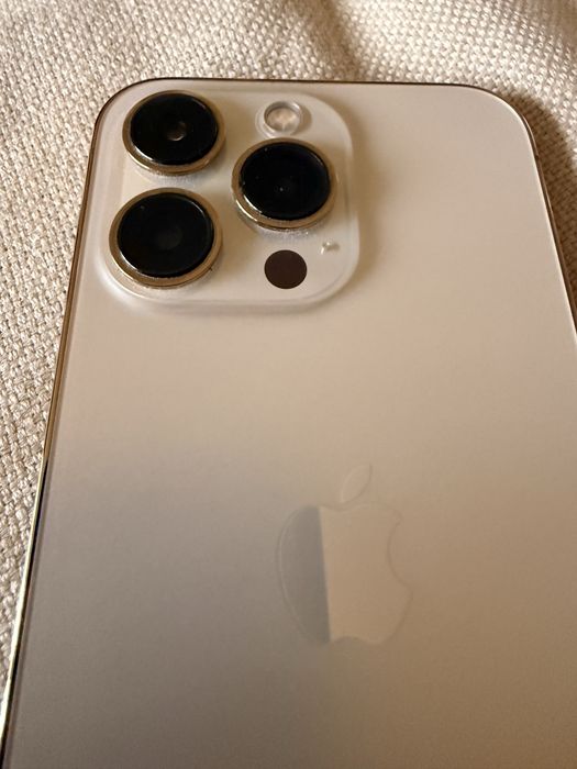 Продавам IPHONE 13 pro