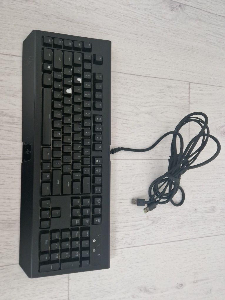 Срочно Игровая клавиатура механическая Razer BlackWidow Chroma V2 (RZ0