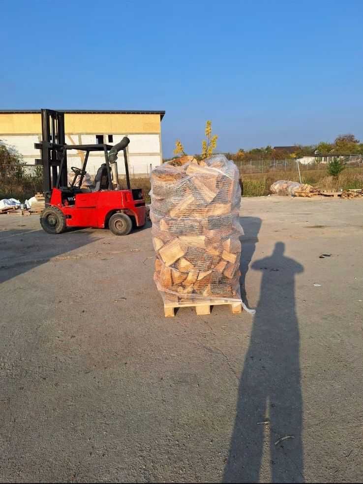 Lemne de foc uscate, gata pregătite pentru tine!