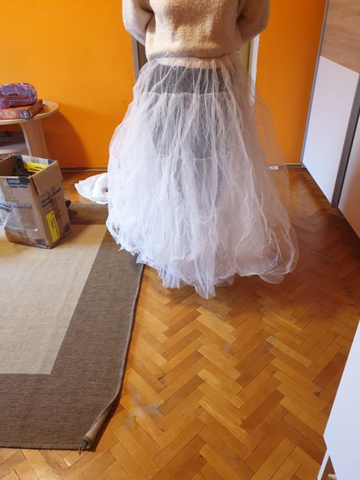Jupa pentru rochie de mireasa