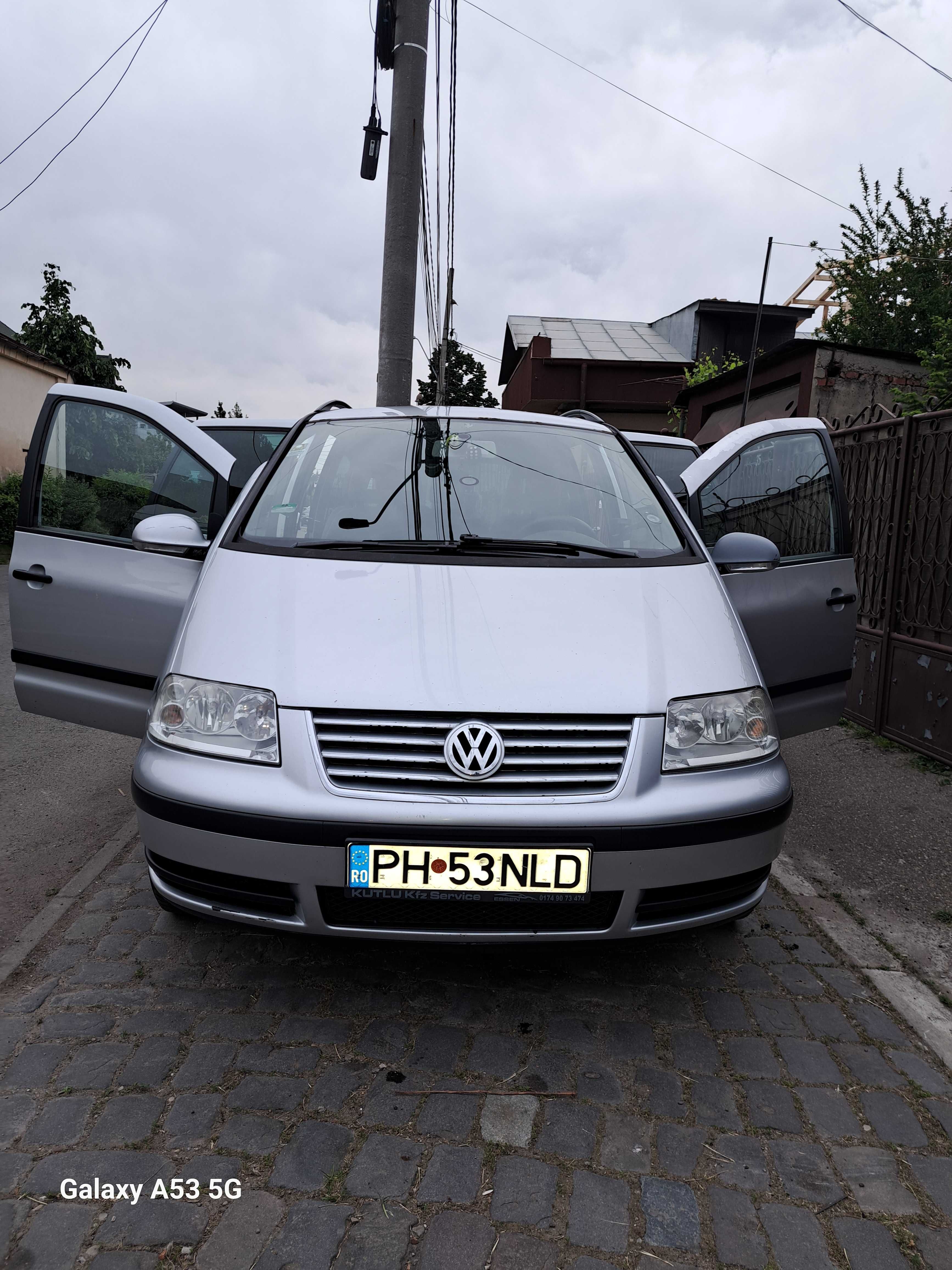 Vand Volkswagen Sharan an 2004 proprietar si Germania si Romania