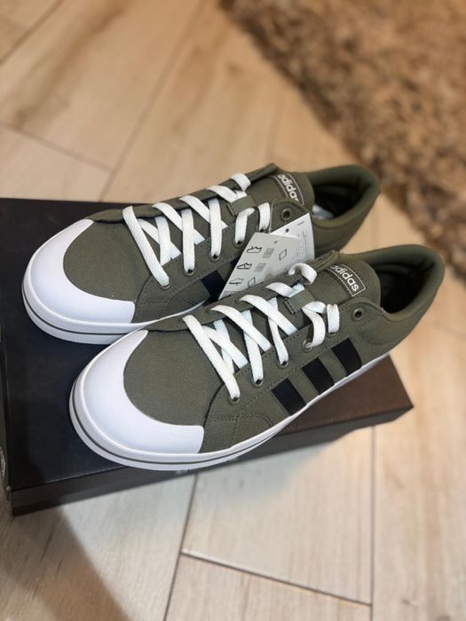 Adidas Brivada , marime 45 1/3