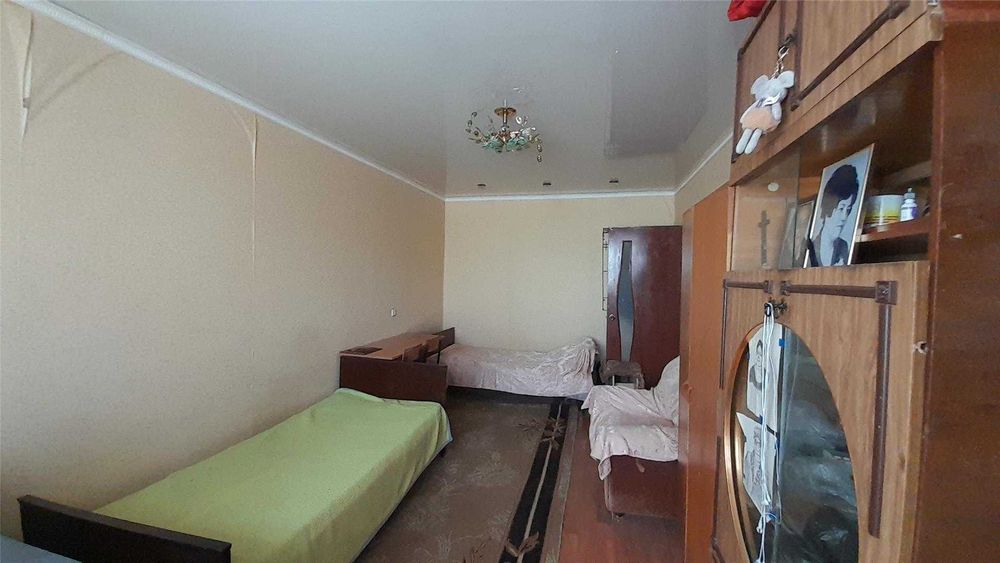 Продам 1 комн квартиру улучшенной планировки на 4 этаже в 5 эт доме.