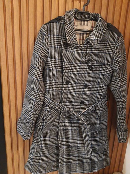 Палта BURBERRY , MANGO, ZARA и Katerina