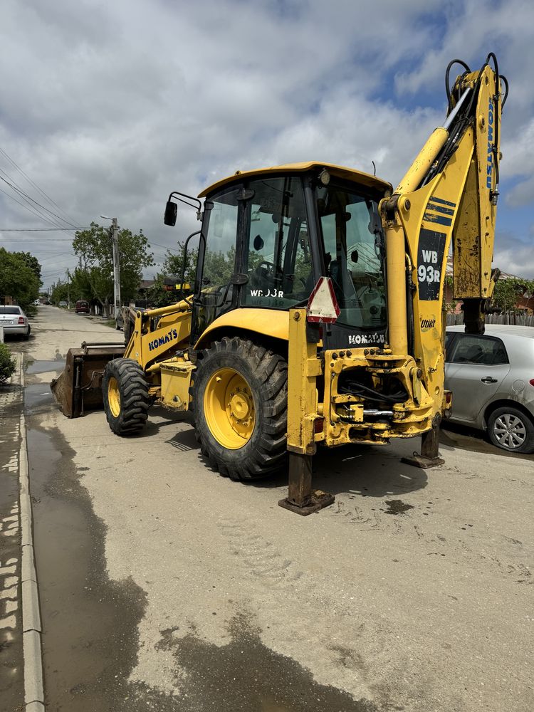 buldoexcavator komatsu wb93R