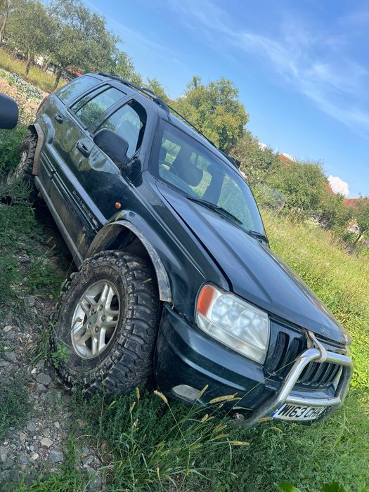 Vând jeep grand cherocke
