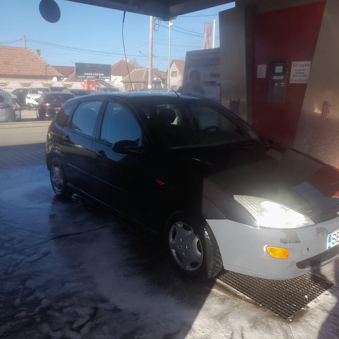 Vând ford  sau scimb focus 16 benzină itp valabil asigurare valabila