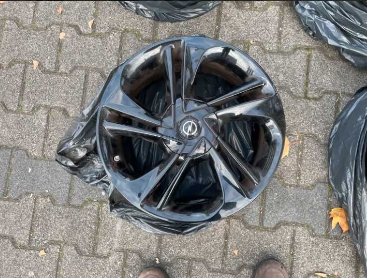 Opel Corsa E джанти 5X100 17-ки ET44 +TPMS