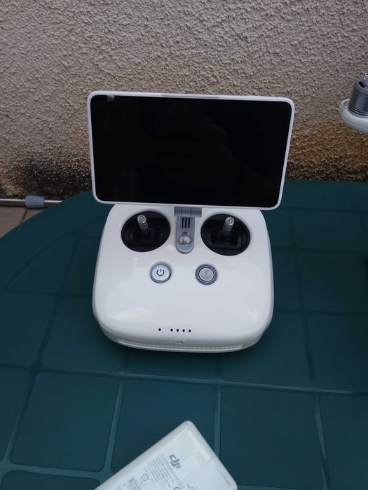 професионален дрон dji phantom 4 pro V.2.0 в перфектно състояние