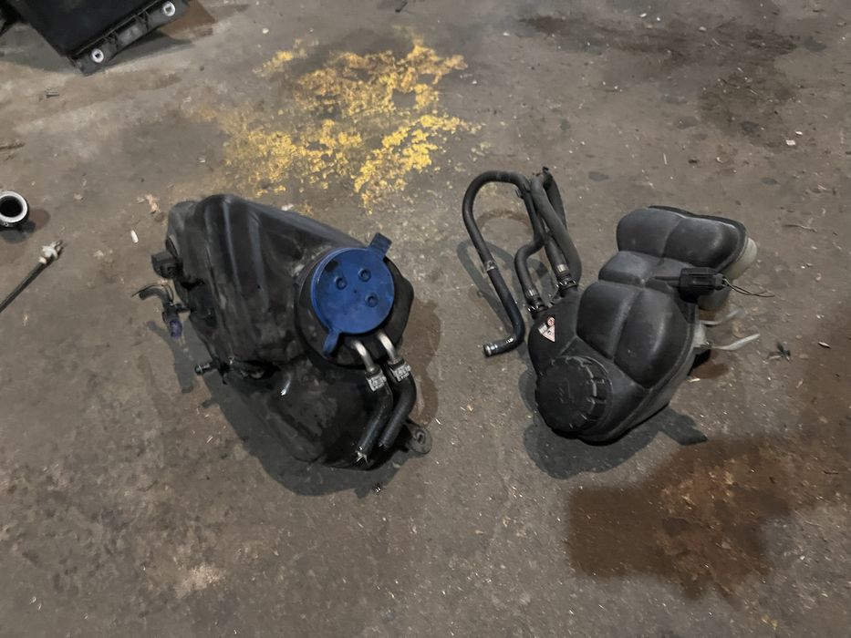 Казанче чистачки и антифриз Mercedes S class W221 ( Разширителен съд )