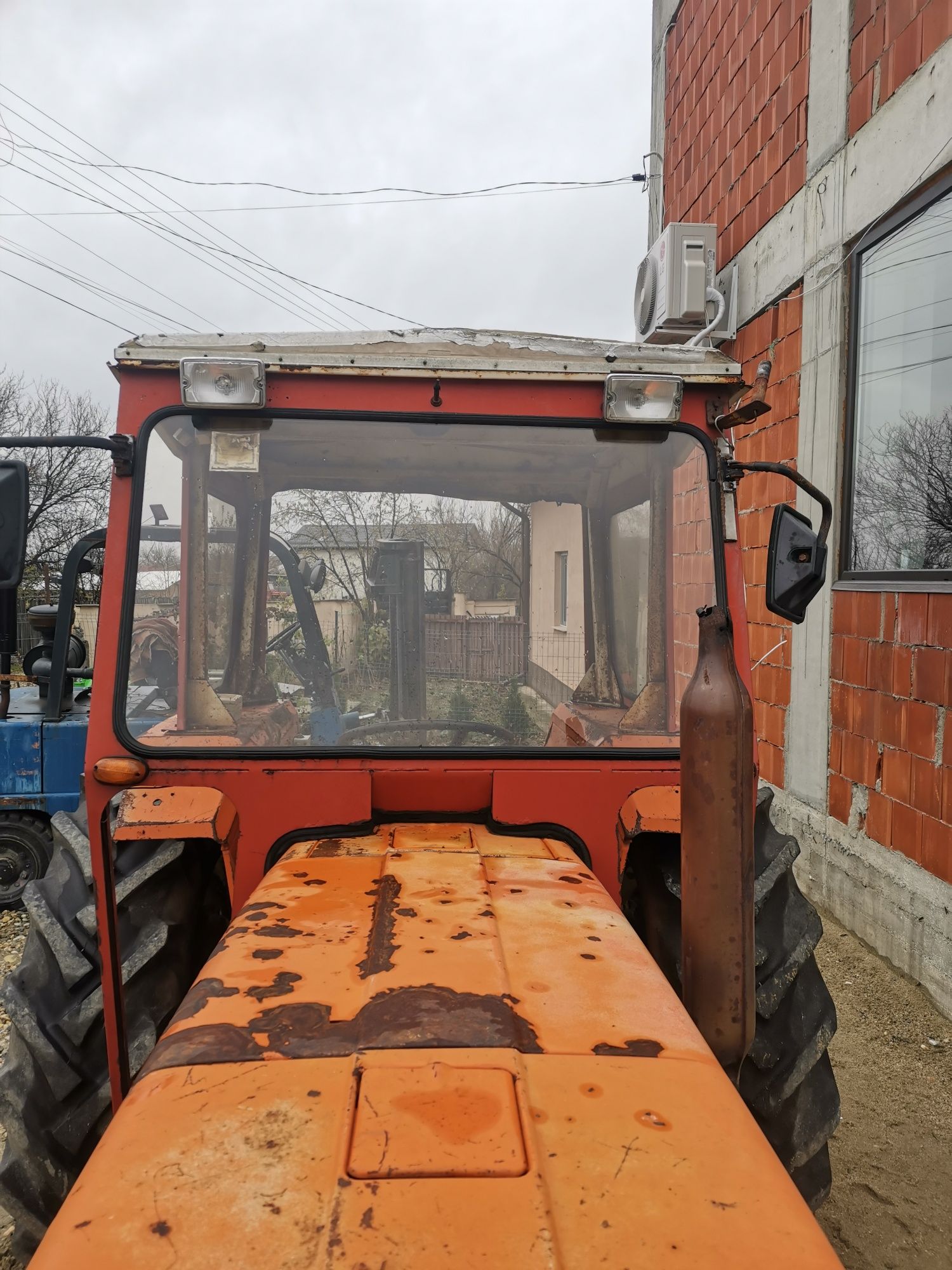 Semicabina tractor Fiat 445