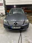 Mercedes-Benz C Mașina este impecabilă fără defect