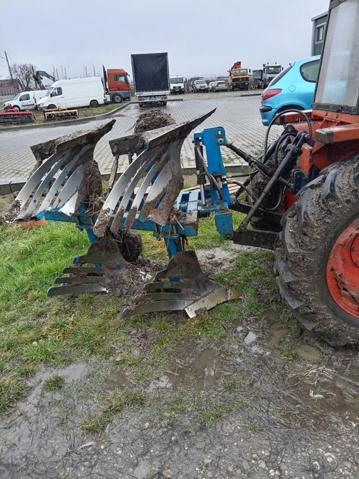 Vând plug reversibil