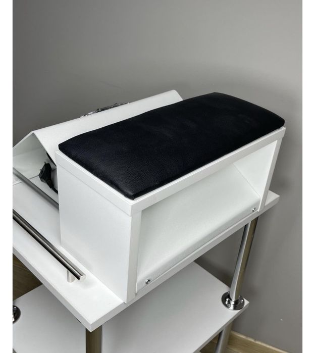 Продам подставку под руки для маникюра