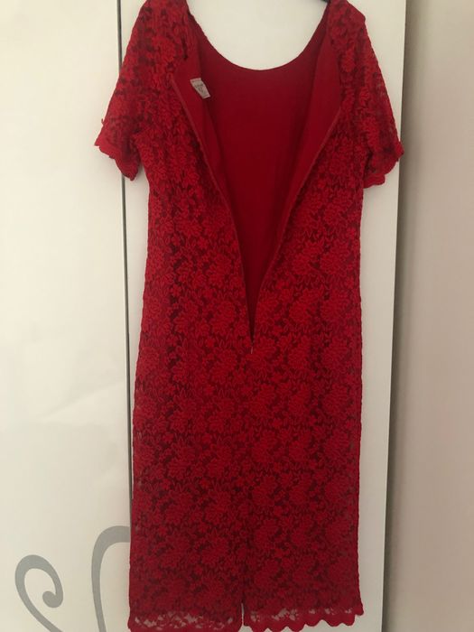 Rochie roșie din dantela mărime 52