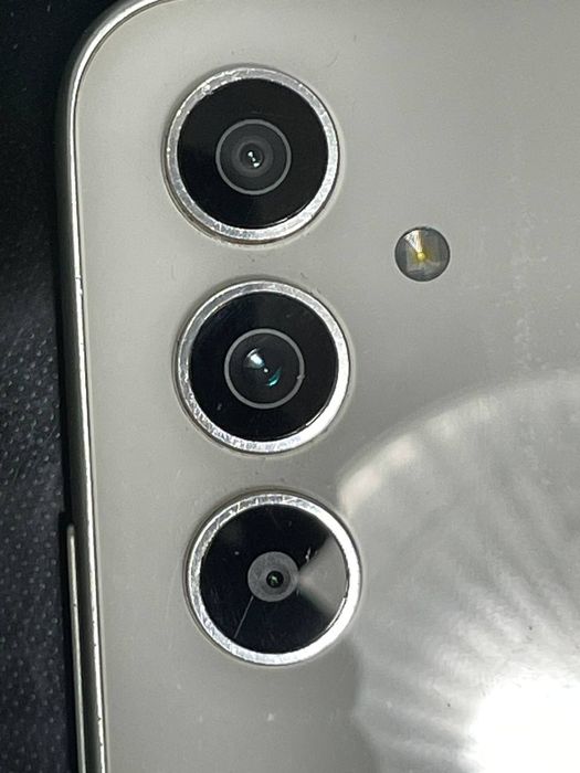 Samsung A54 5G holati ideal