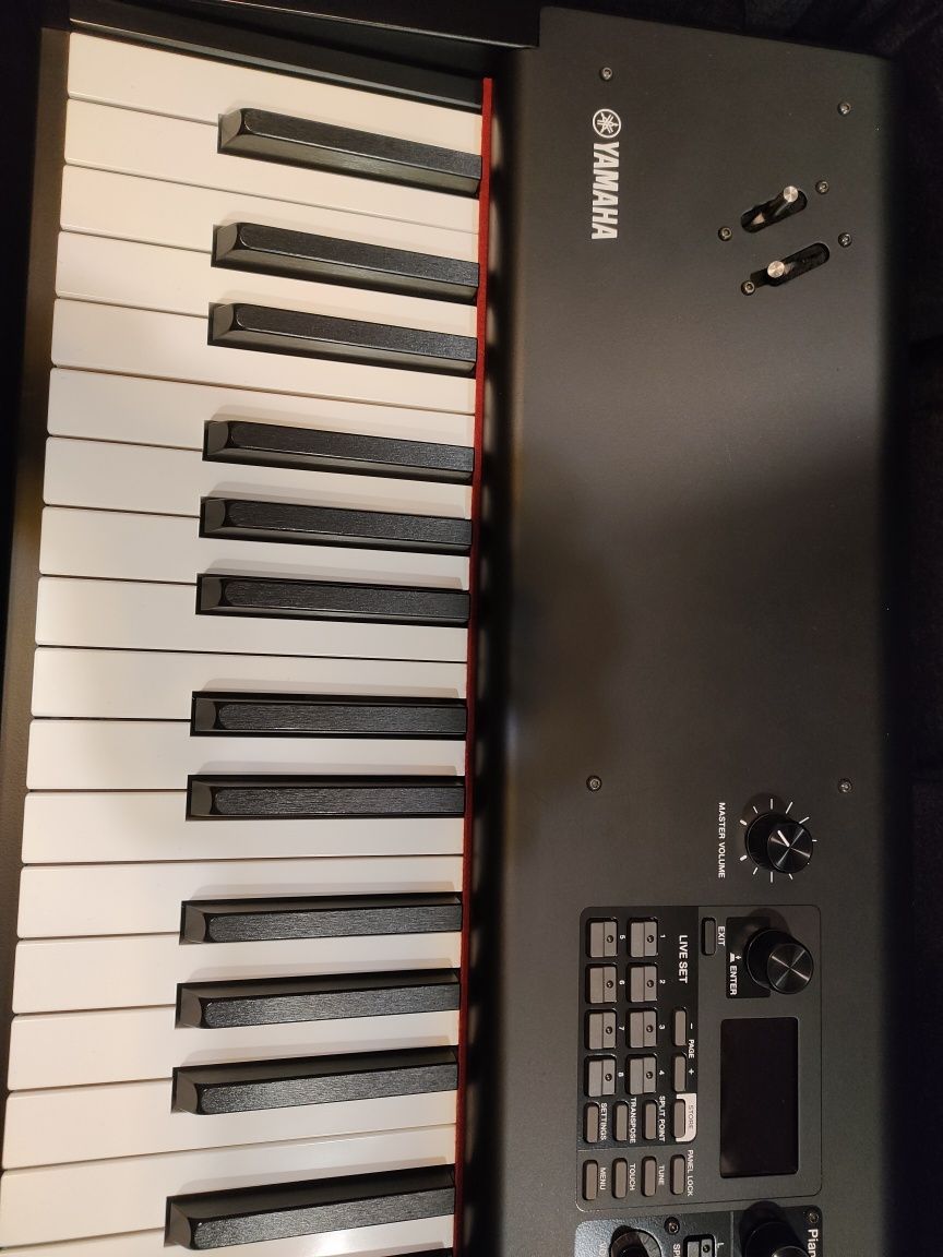 Vând Yamaha Cp88