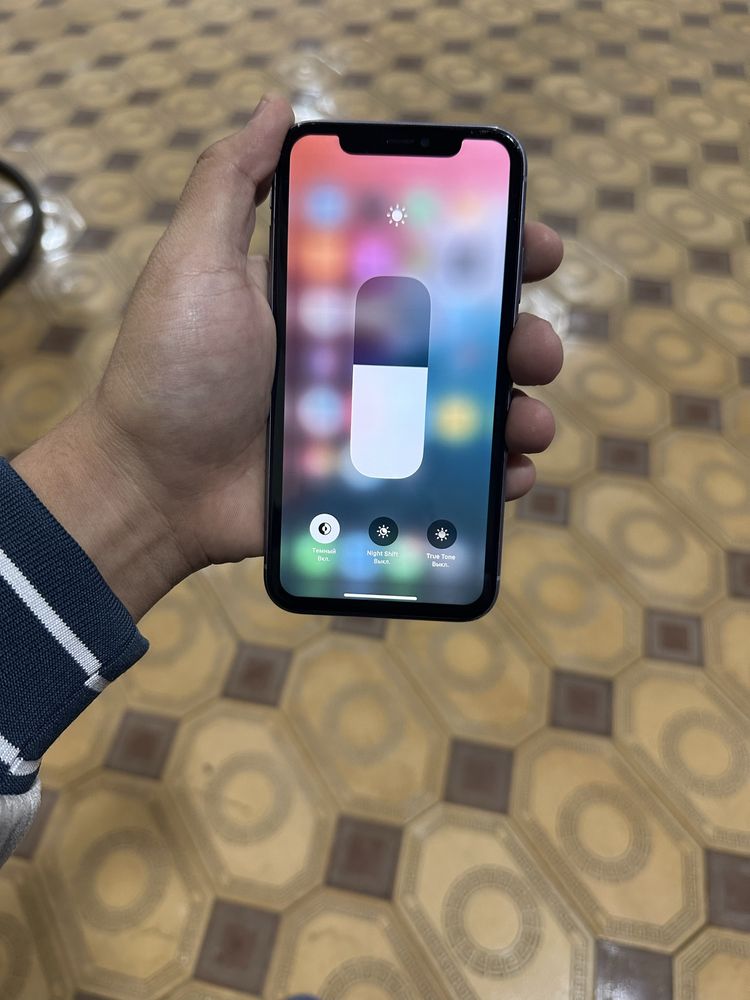 Iphone 11 yaxwi