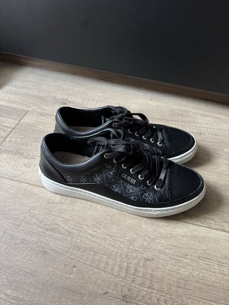 Мъжки обувки guess