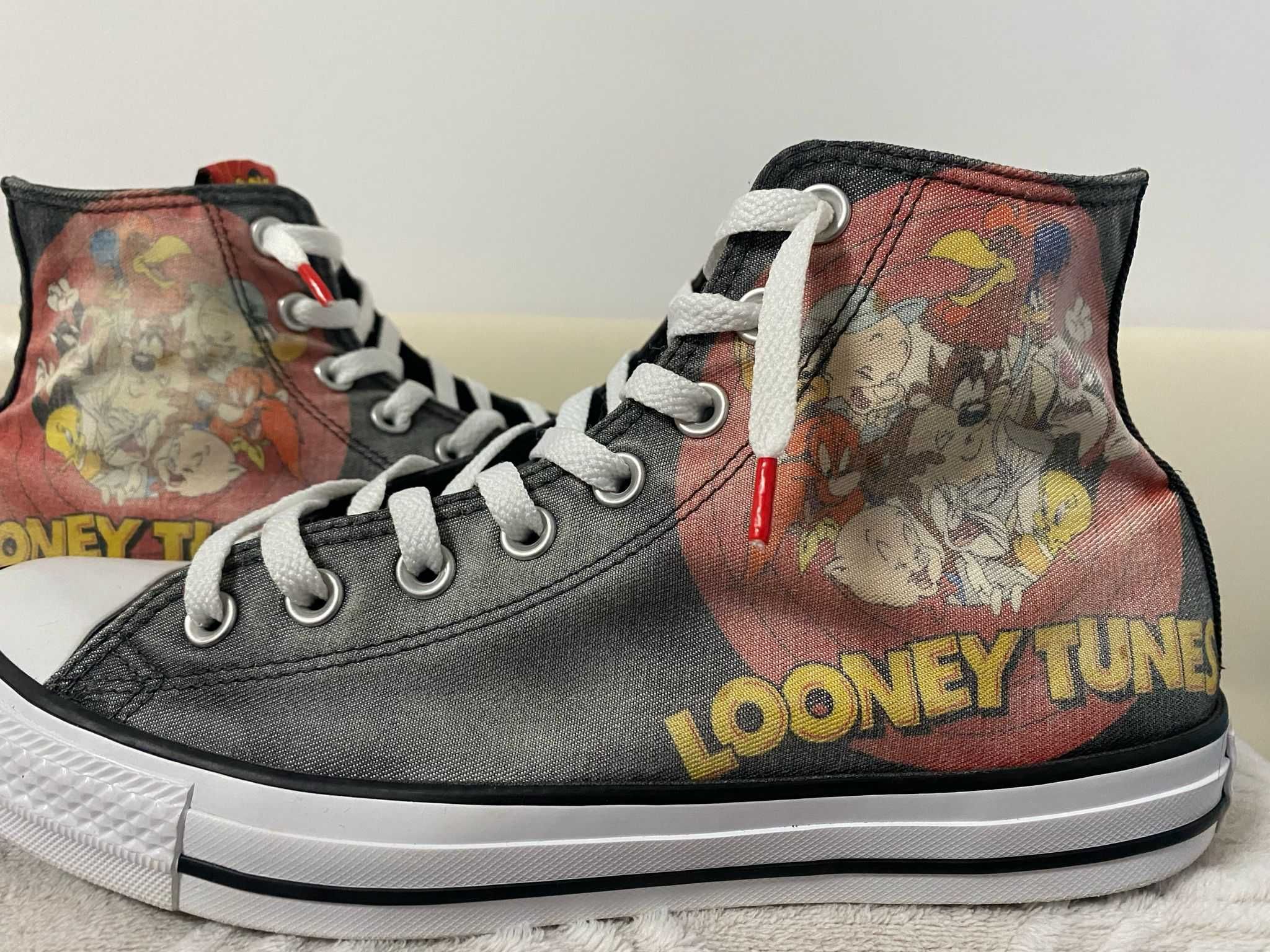 Converse unisex, high rise cu model Looney Tunes