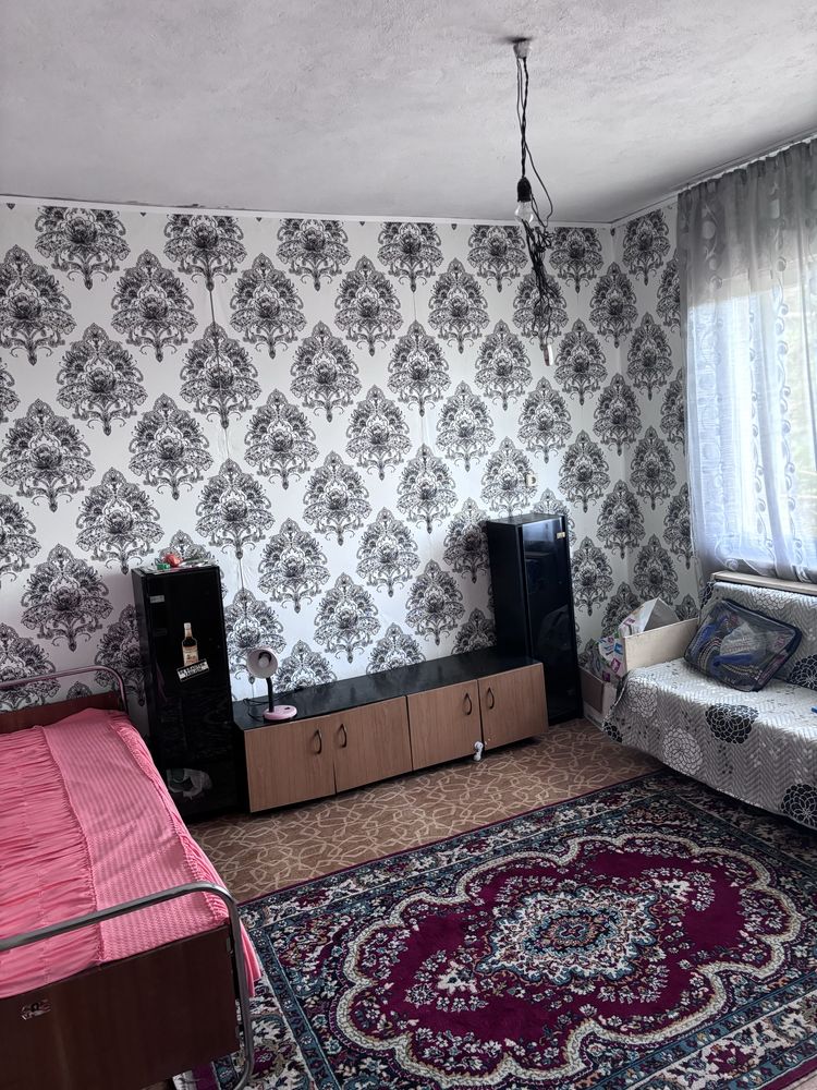 Двуетажна самостоятелна къща в кв.Марийно