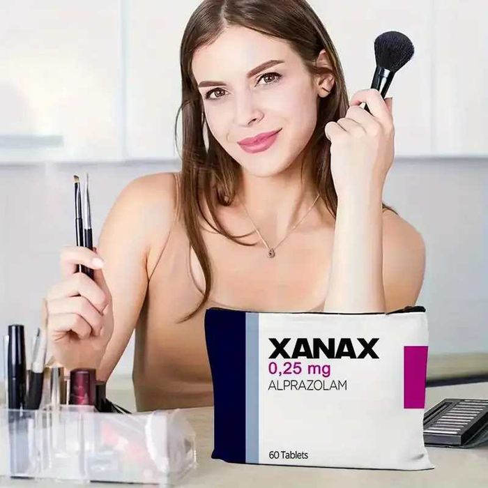 Geanta mica cosmetice .cadoul ideal și memorabil