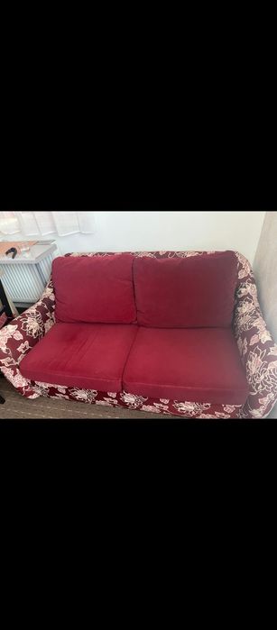 Vând canapea extensibila se face pat ! Urgent ...300 lei .