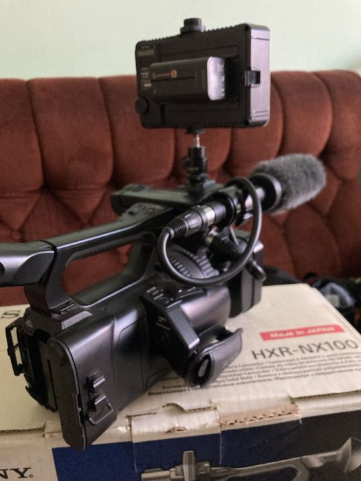 Vand camera video SONY HXR-NX100