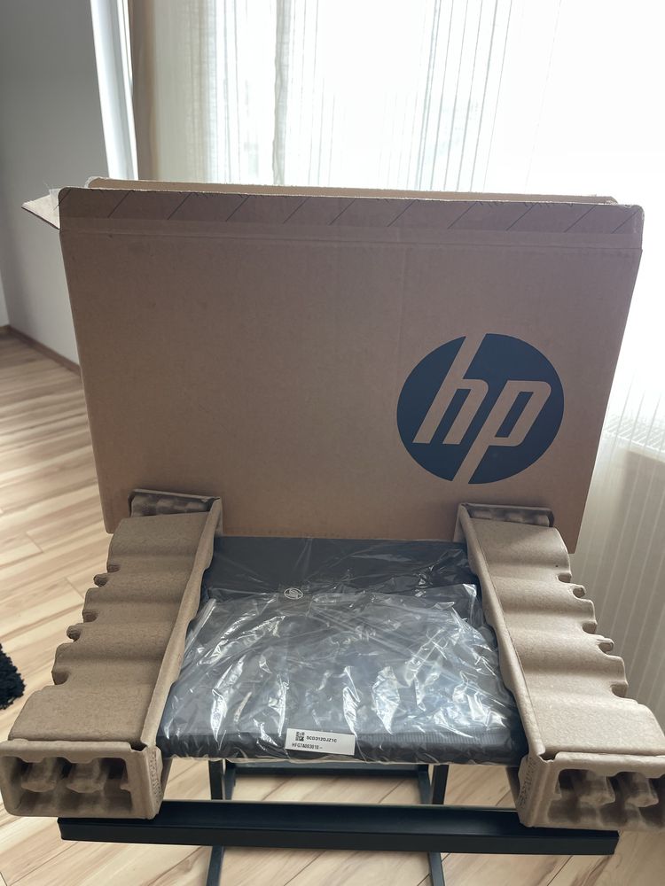 Laptop HP 15-fc0030nq