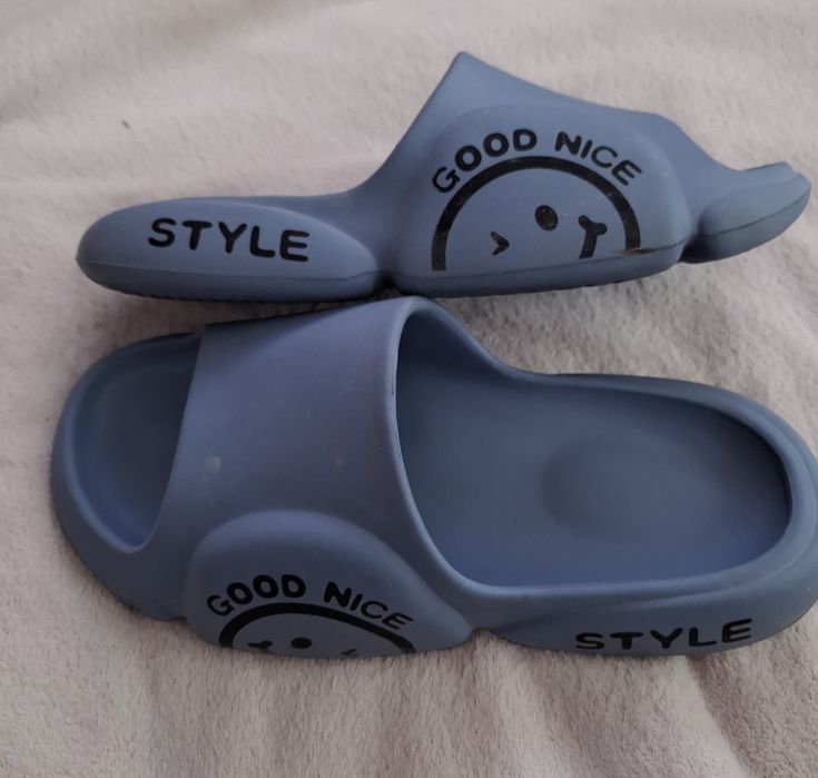 Papuci bărbați deosebiți