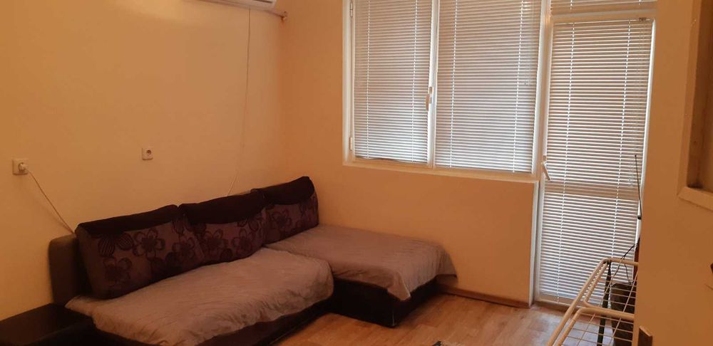 Дава се под наем Двустаен апартамент в Бургас, Възраждане - 52 кв.м за 300 € - Снимка #2